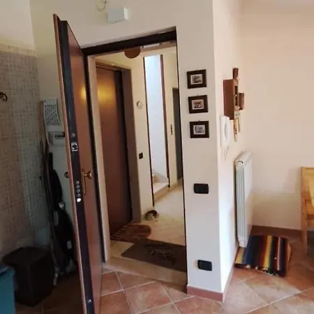 - Al Centro Con Camino - 5 Posti Letto